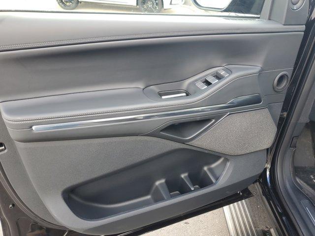 new 2025 Lincoln Navigator car, priced at $95,603