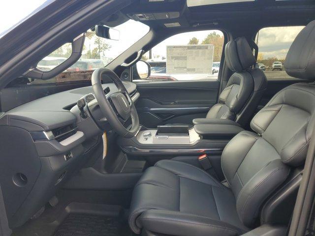 new 2025 Lincoln Navigator car, priced at $95,603