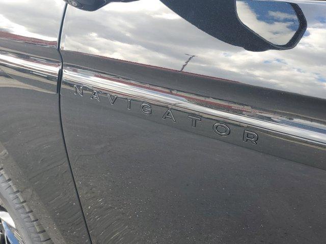 new 2025 Lincoln Navigator car, priced at $95,603