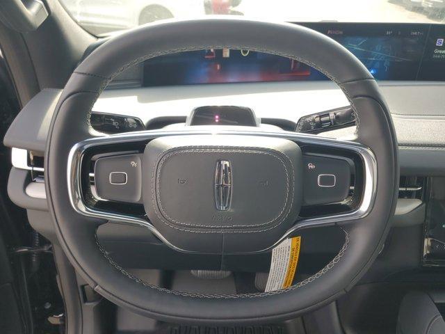 new 2025 Lincoln Navigator car, priced at $95,603