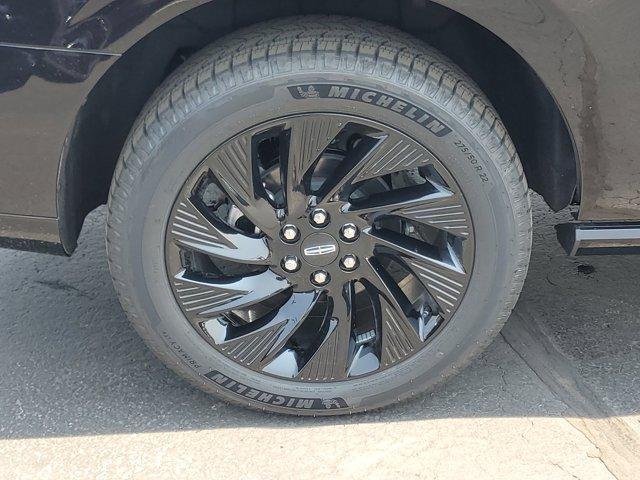 new 2025 Lincoln Navigator car, priced at $99,746