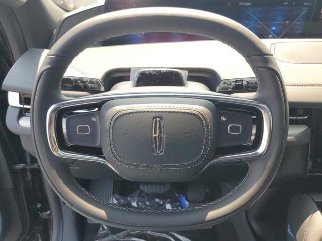 new 2025 Lincoln Navigator car, priced at $99,746
