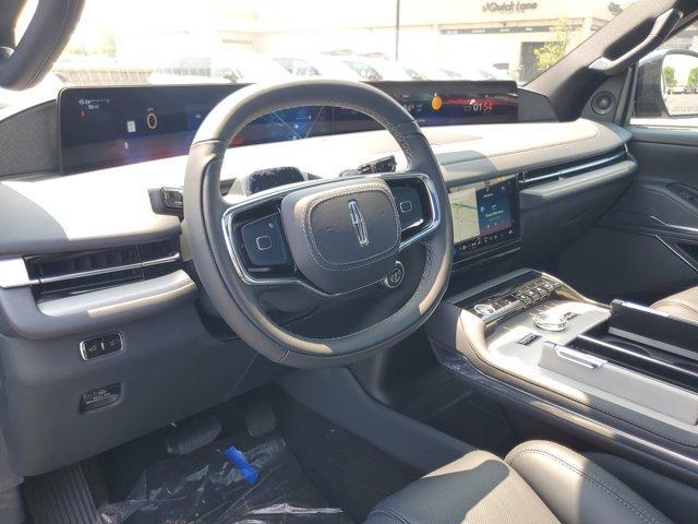 new 2025 Lincoln Navigator car, priced at $99,746
