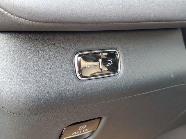 new 2025 Lincoln Navigator car, priced at $96,737