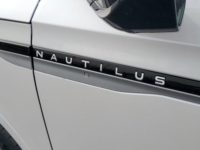 new 2025 Lincoln Nautilus car, priced at $57,704