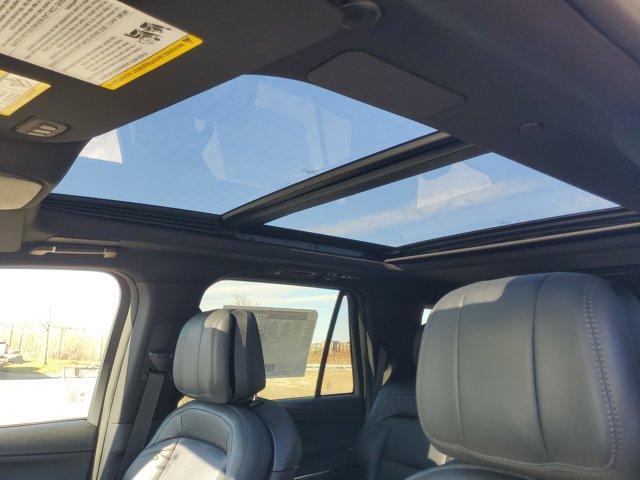 new 2025 Lincoln Navigator car, priced at $96,737