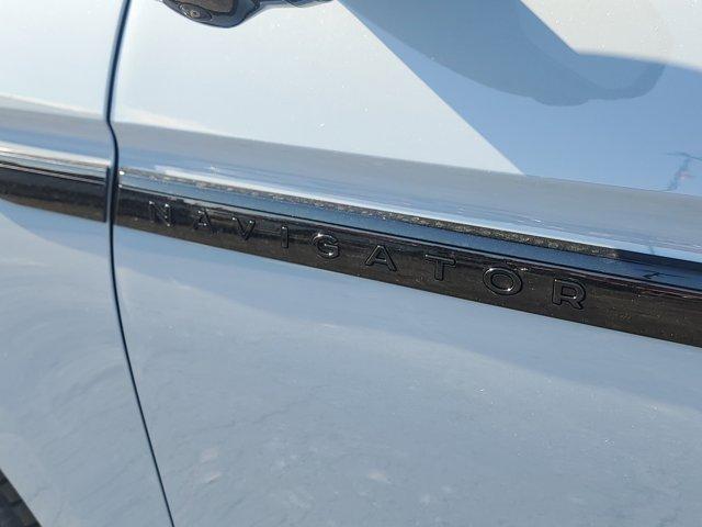 new 2025 Lincoln Navigator car, priced at $96,737