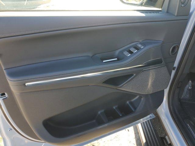 new 2025 Lincoln Navigator car, priced at $96,737