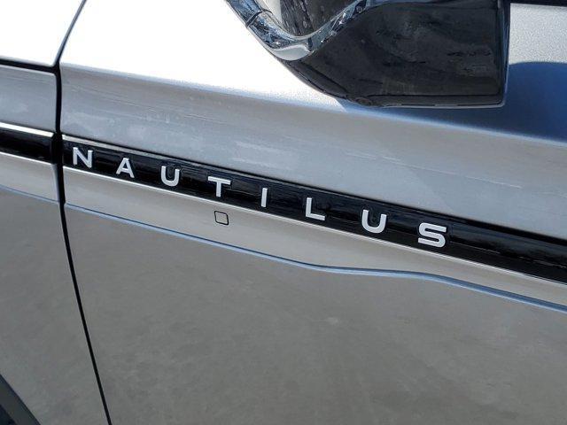 new 2025 Lincoln Nautilus car