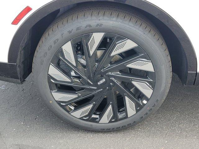 new 2025 Lincoln Nautilus car, priced at $66,243