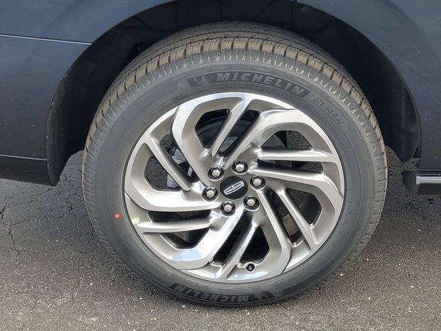 new 2025 Lincoln Navigator car, priced at $93,797