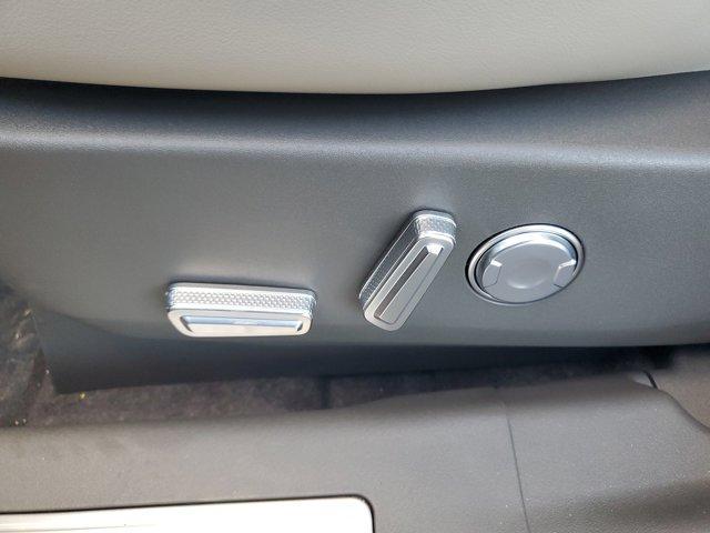 new 2025 Lincoln Nautilus car, priced at $50,436