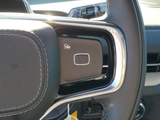 new 2025 Lincoln Navigator car, priced at $100,684