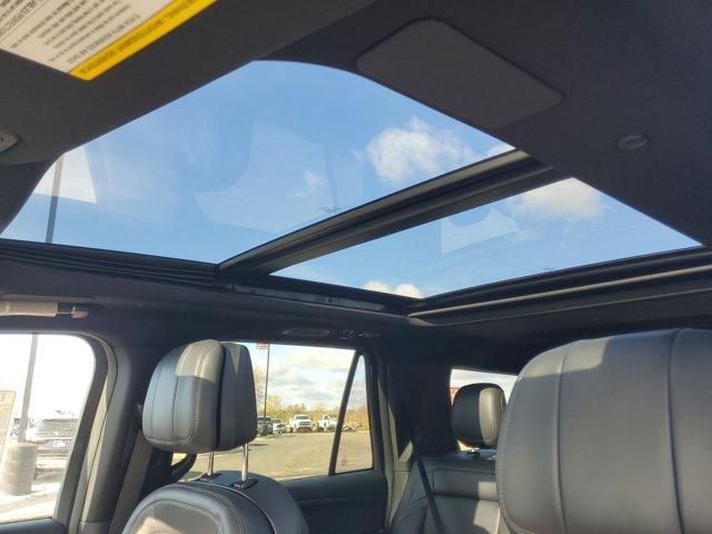 new 2025 Lincoln Navigator car, priced at $95,096