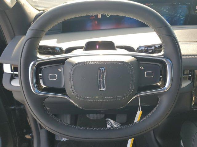 new 2025 Lincoln Navigator car, priced at $95,096