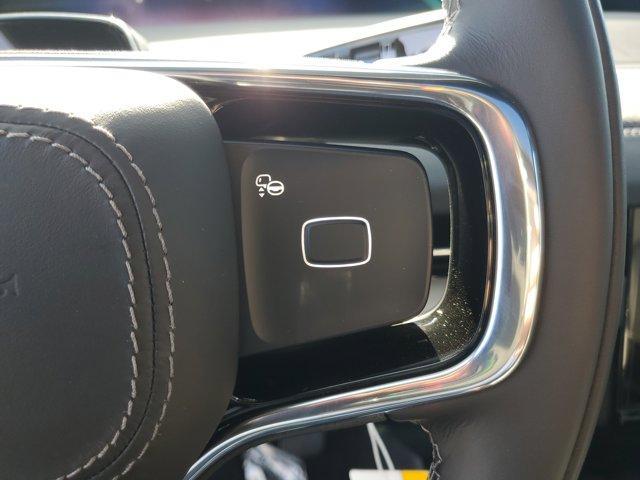 new 2025 Lincoln Navigator car, priced at $95,096