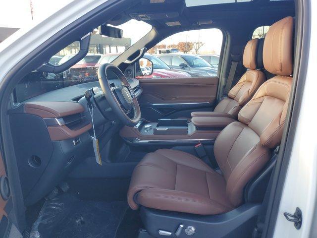 new 2025 Lincoln Navigator car, priced at $93,477