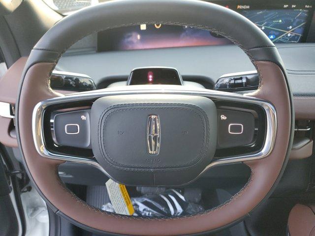 new 2025 Lincoln Navigator car, priced at $93,477