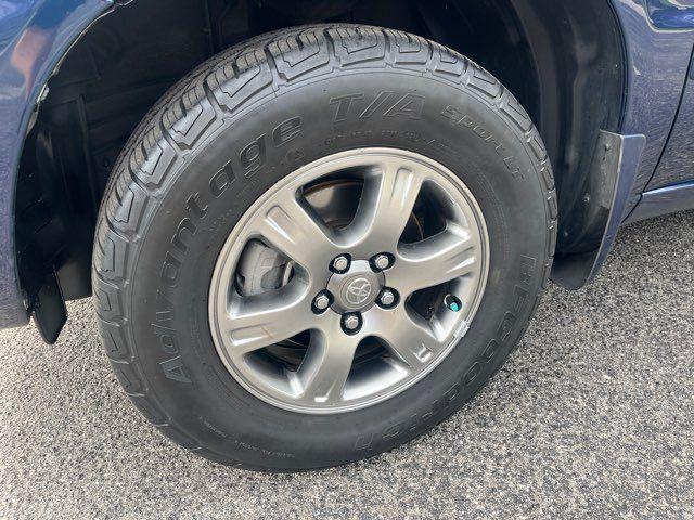used 2006 Toyota Highlander car, priced at $11,950