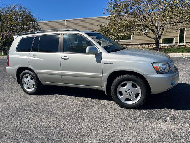 used 2004 Toyota Highlander car, priced at $11,950