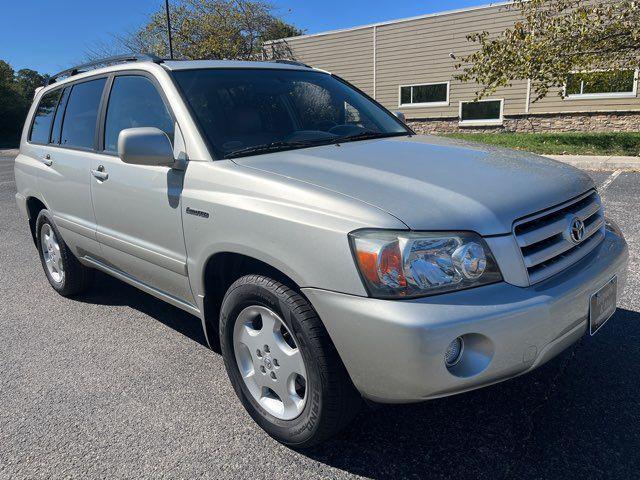 used 2004 Toyota Highlander car, priced at $11,950