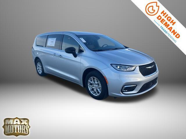 new 2026 Chrysler Pacifica car, priced at $42,591
