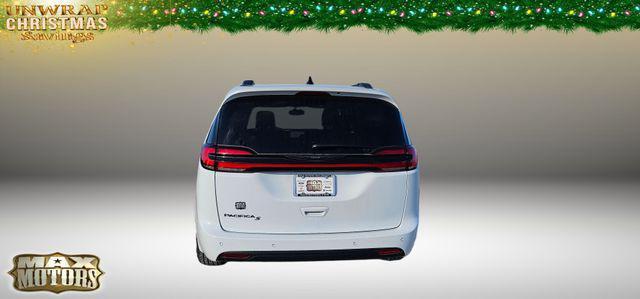 new 2024 Chrysler Pacifica car, priced at $42,883