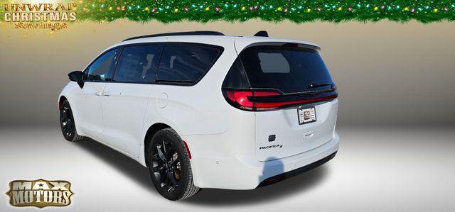 new 2024 Chrysler Pacifica car, priced at $42,883