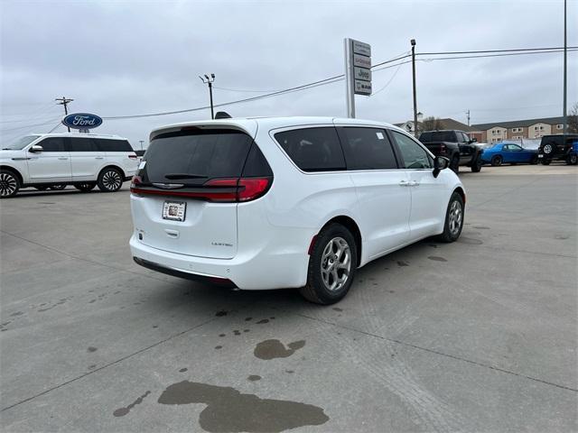 new 2024 Chrysler Pacifica car, priced at $52,911