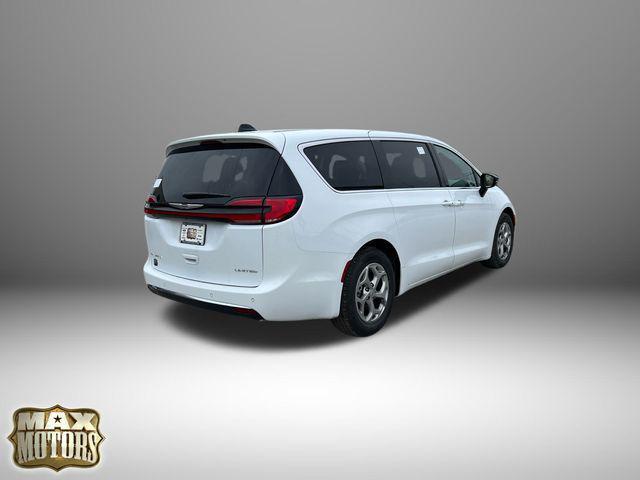 new 2024 Chrysler Pacifica car, priced at $49,661