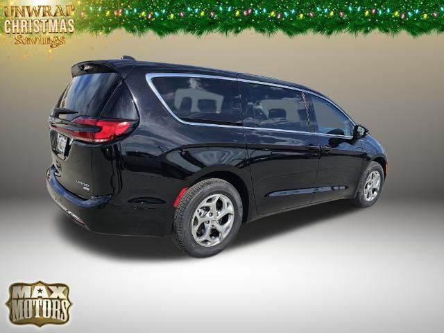 new 2024 Chrysler Pacifica car, priced at $46,417