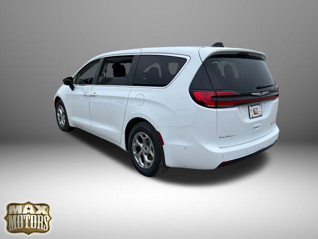 new 2024 Chrysler Pacifica car, priced at $42,539