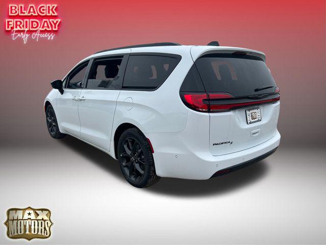 new 2024 Chrysler Pacifica car, priced at $40,883