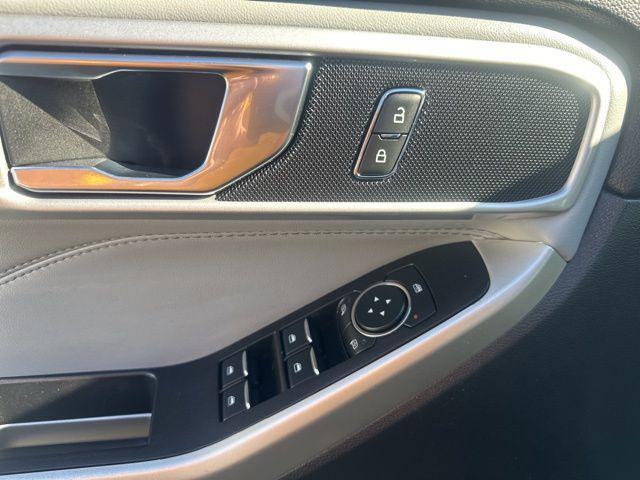 used 2022 Ford Explorer car, priced at $29,899