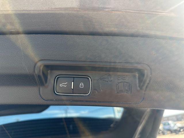 used 2022 Ford Explorer car, priced at $29,899