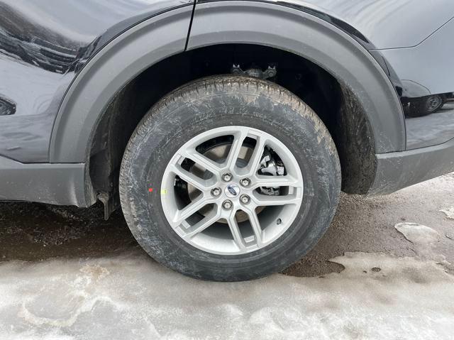 new 2025 Ford Explorer car, priced at $40,363