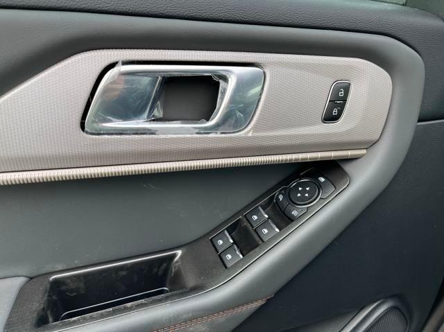new 2025 Ford Explorer car, priced at $40,363