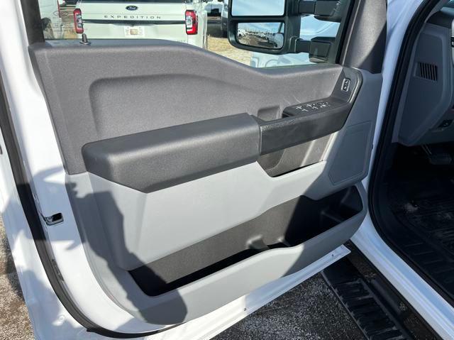 new 2024 Ford F-350 car, priced at $65,638