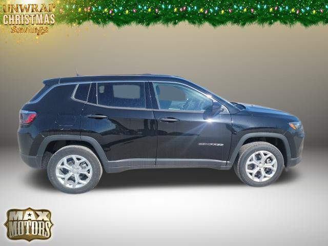 new 2024 Jeep Compass car, priced at $24,995