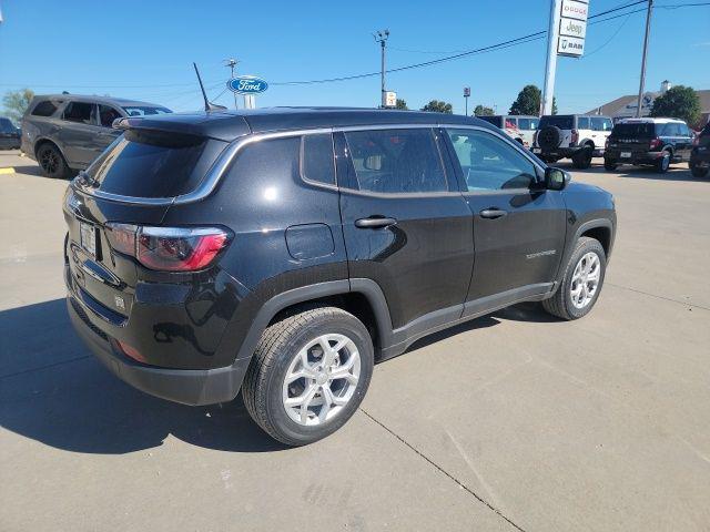 new 2024 Jeep Compass car, priced at $24,995