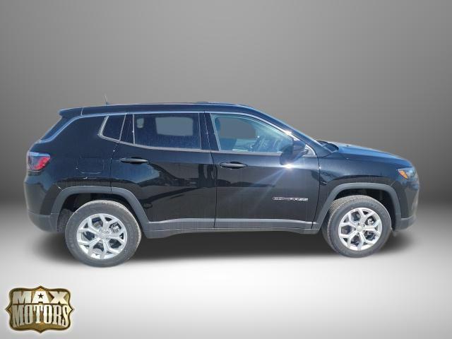 new 2024 Jeep Compass car, priced at $22,995