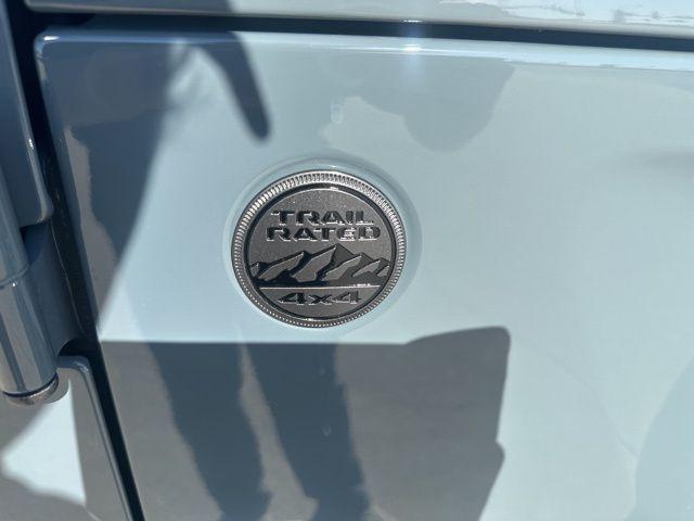 new 2025 Jeep Gladiator car, priced at $53,578