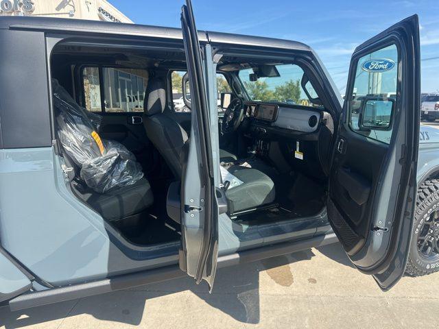 new 2025 Jeep Gladiator car, priced at $53,578