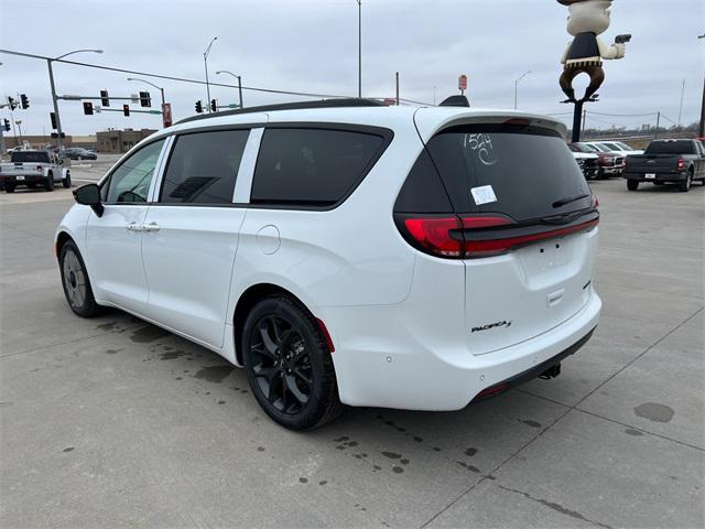 new 2024 Chrysler Pacifica car, priced at $54,250