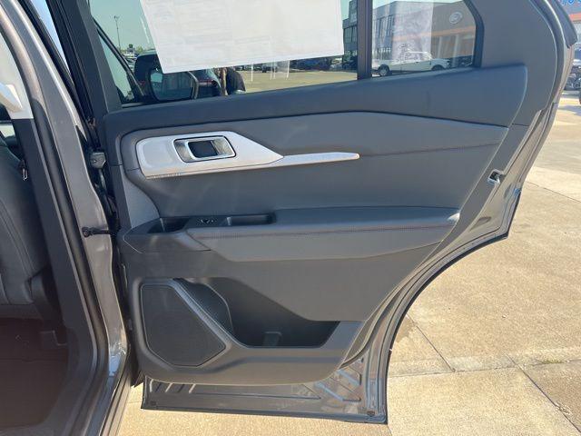 new 2025 Ford Explorer car, priced at $44,428