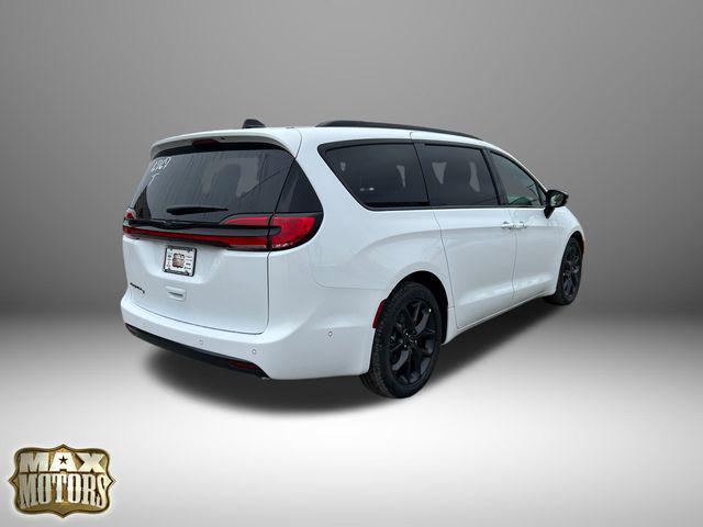 new 2024 Chrysler Pacifica car, priced at $43,089