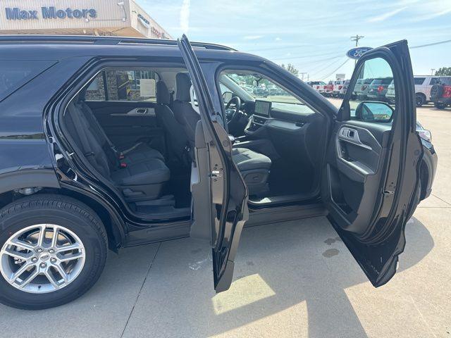 new 2025 Ford Explorer car, priced at $40,279