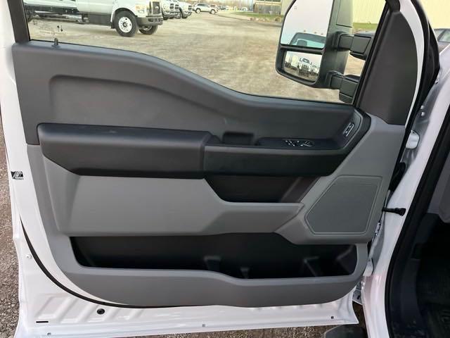 new 2024 Ford F-250 car, priced at $45,945