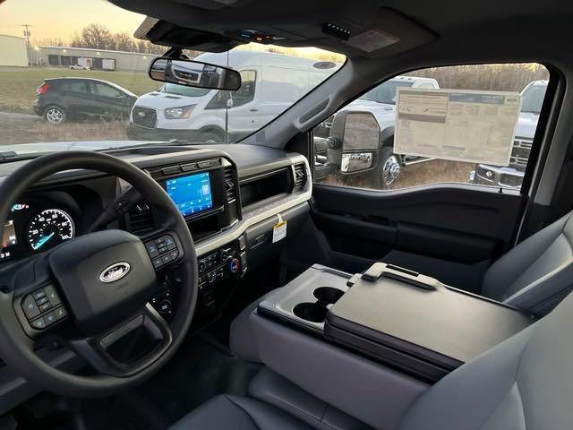 new 2024 Ford F-250 car, priced at $45,945