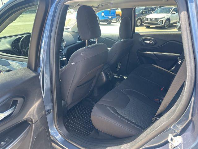 used 2020 Jeep Cherokee car, priced at $12,980